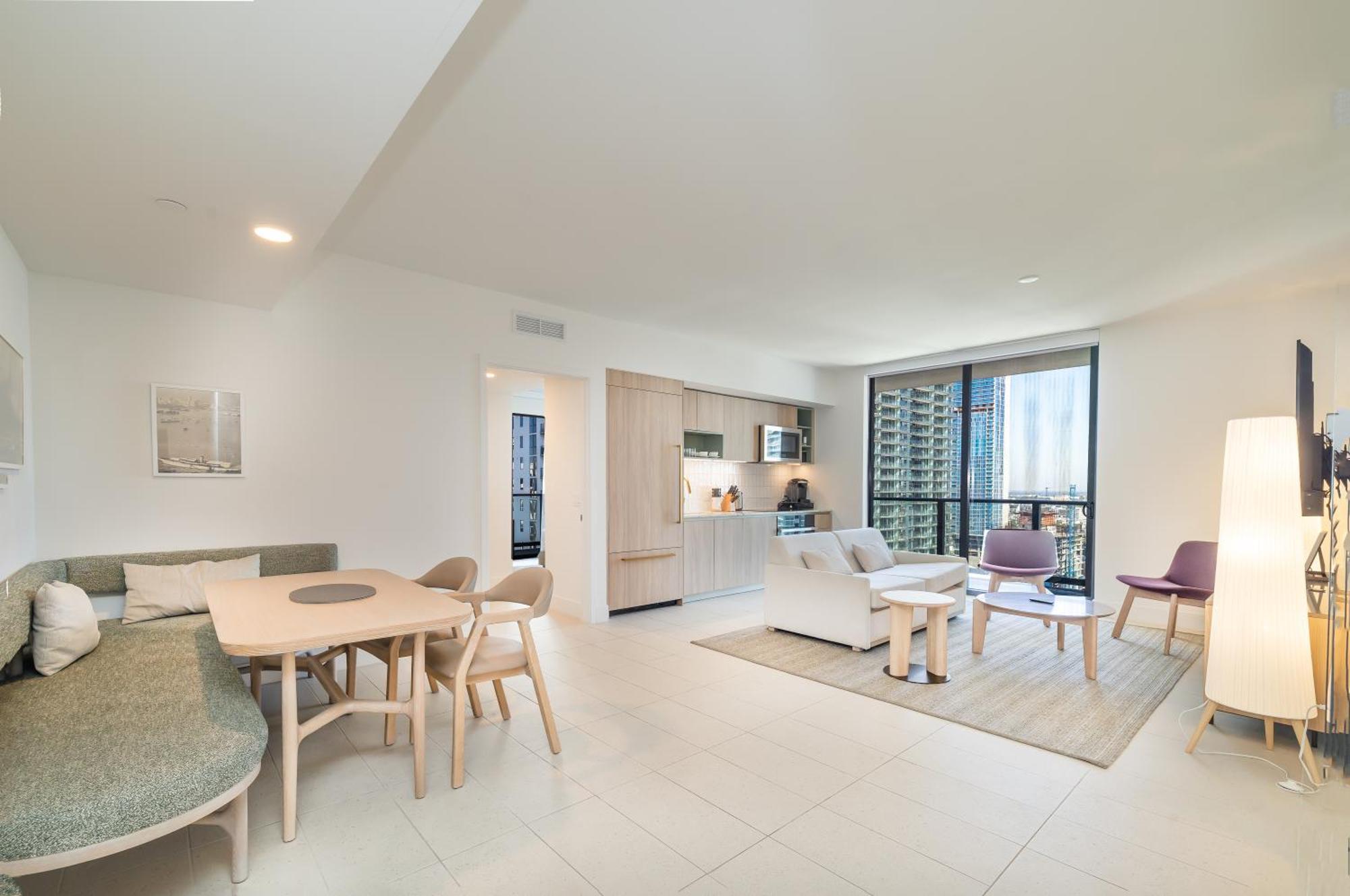 Stunning 2 Bed 2 Bath W Balcony & Incredible Views Apartment Miami