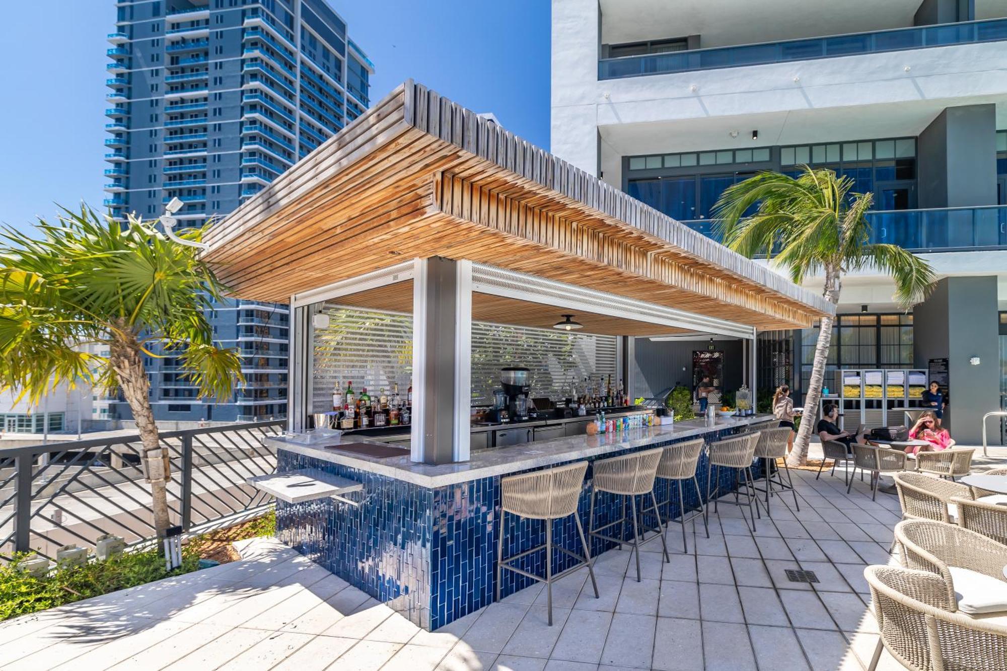 Stunning 2 Bed 2 Bath W Balcony & Incredible Views Miami